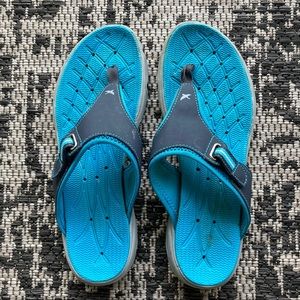 Eddie Bauer Flip Flop Sandals